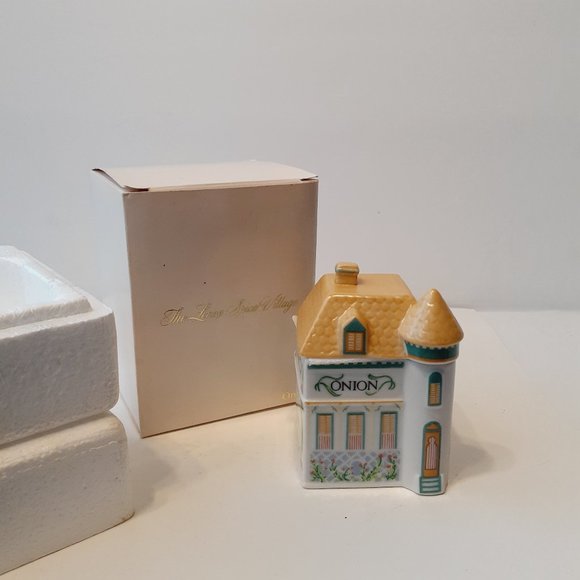 The Lenox Spice Village 1989 Porcelain House Jar Onion Vintage in box - Picture 3 of 9